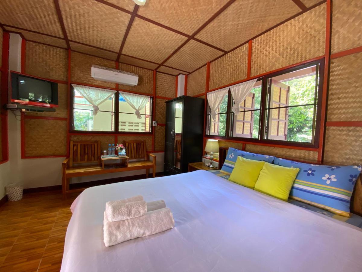 Yayee Homestay Sai Yok Exterior photo
