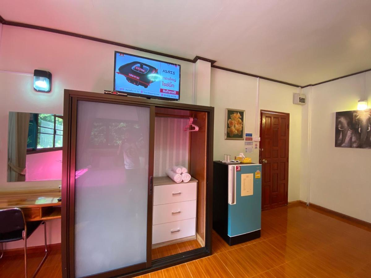 Yayee Homestay Sai Yok Exterior photo