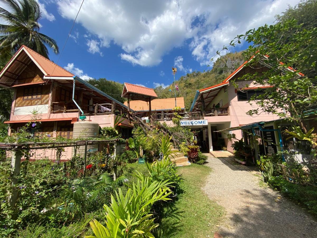 Yayee Homestay Sai Yok Exterior photo